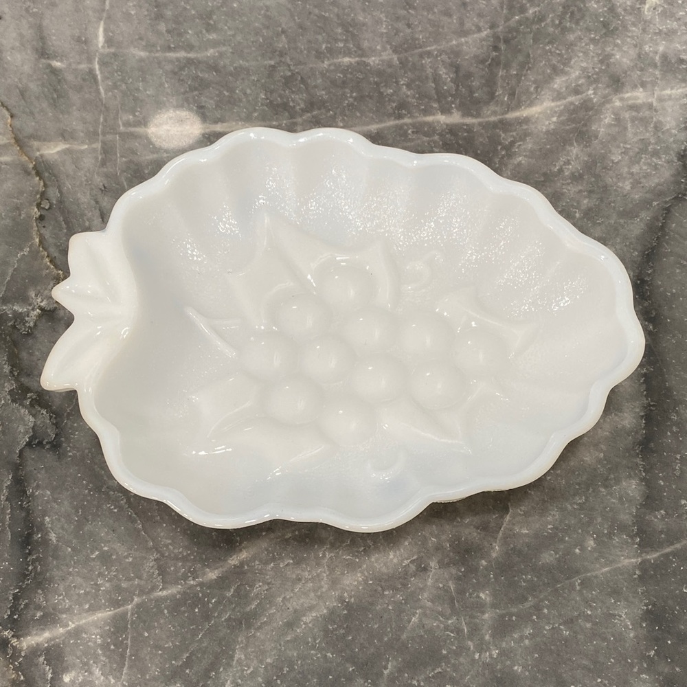 White Vintage Milk Glass Leaf-Shaped Dish with Grape Cluster Design. 7” x 5 1/2”
